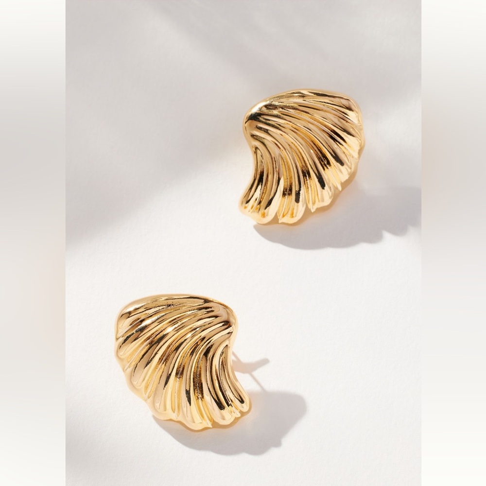 Anthropologie Gold Shell Earrings NWOB